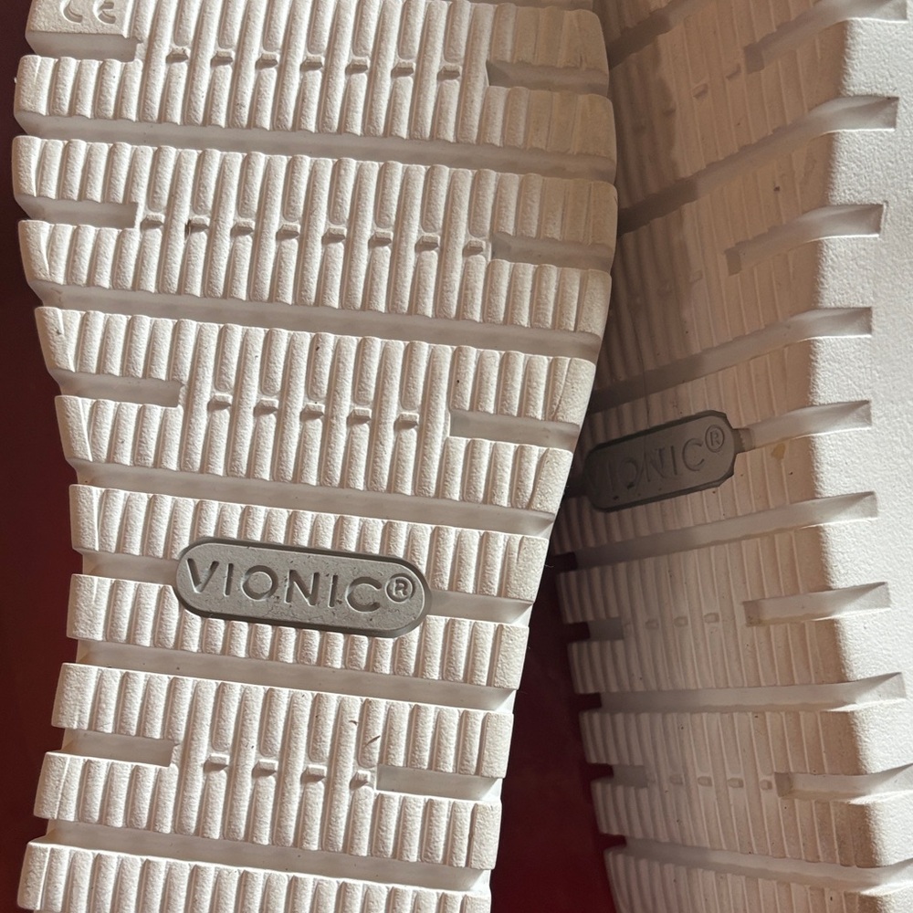 Vionic Metallic Silver Flats NWT - image 3